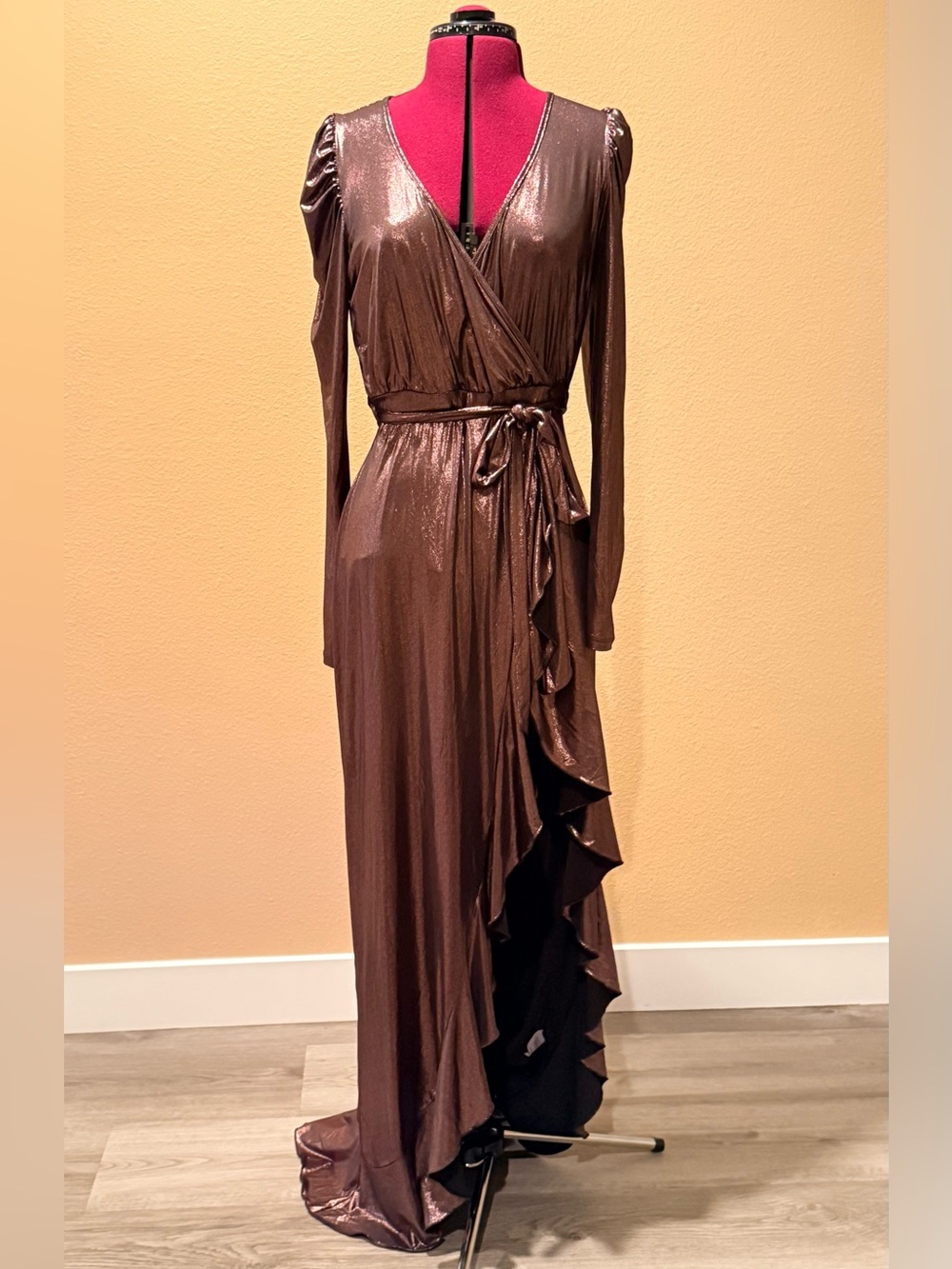 Sabora Shimmering Long Sleeve Dress in Metallic Brown